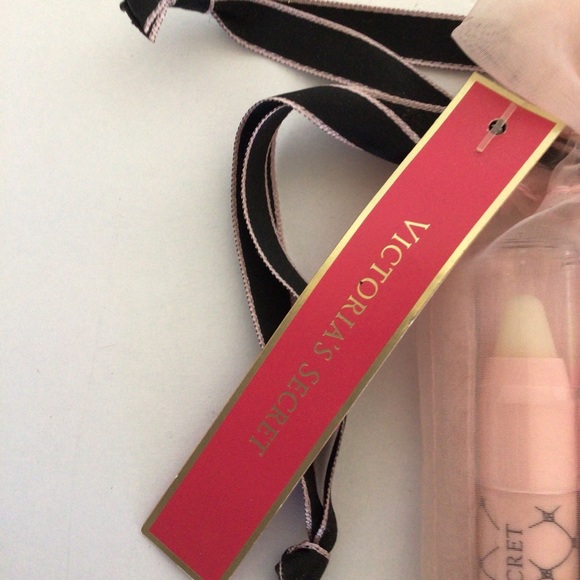 VICTORIAS SECRET FRAGRANCE CRAYONS NWT - Picture 2 of 6